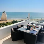 V Penthouse Διαμέρισμα *