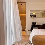 V Penthouse *