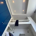 V Penthouse Διαμέρισμα *