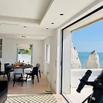 V Penthouse *