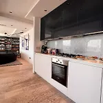V Penthouse * Βιέστε