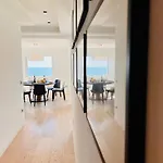 V Penthouse *