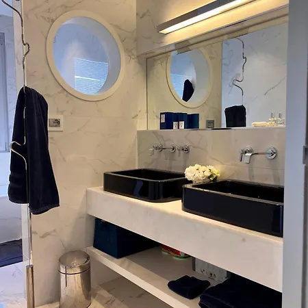 V Penthouse ヴィエステ