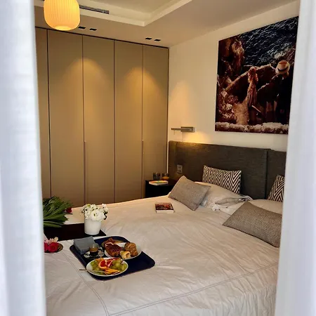 V Penthouse アパート *