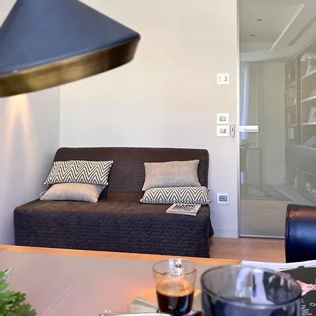 アパート V Penthouse ヴィエステ