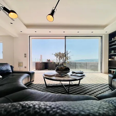 V Penthouse アパート ヴィエステ