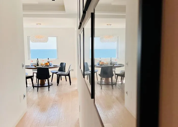 V Penthouse *